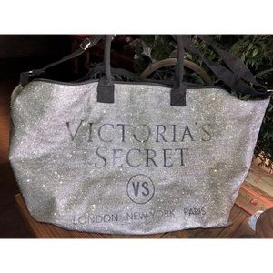 Big travel VS sparkle bag